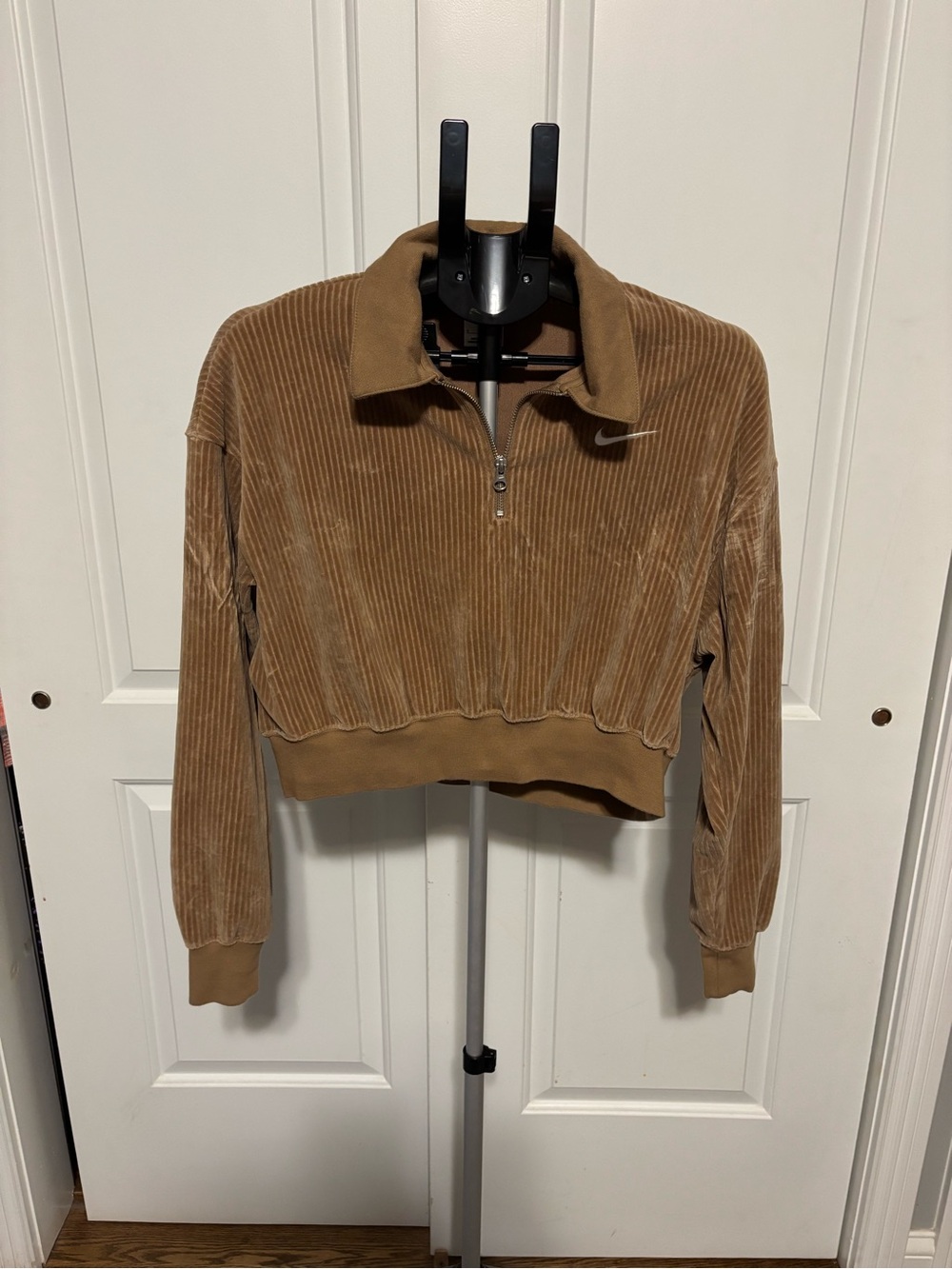 Nike Women’s Brown Corduroy Velour Cropped 1/4 Zip Pullover